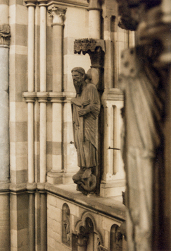 Vorschaubild Dom, Heiligenfigur auf der Nordseite des Chors in Höhe des Bischofsganges: Andreas